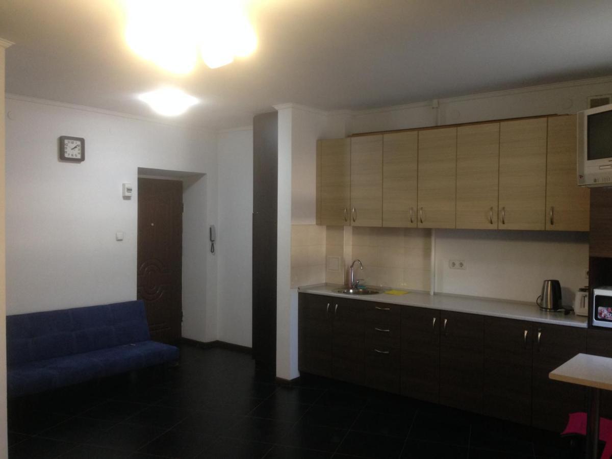 Suite On Railway Station Ivano-Frankivszk Kültér fotó