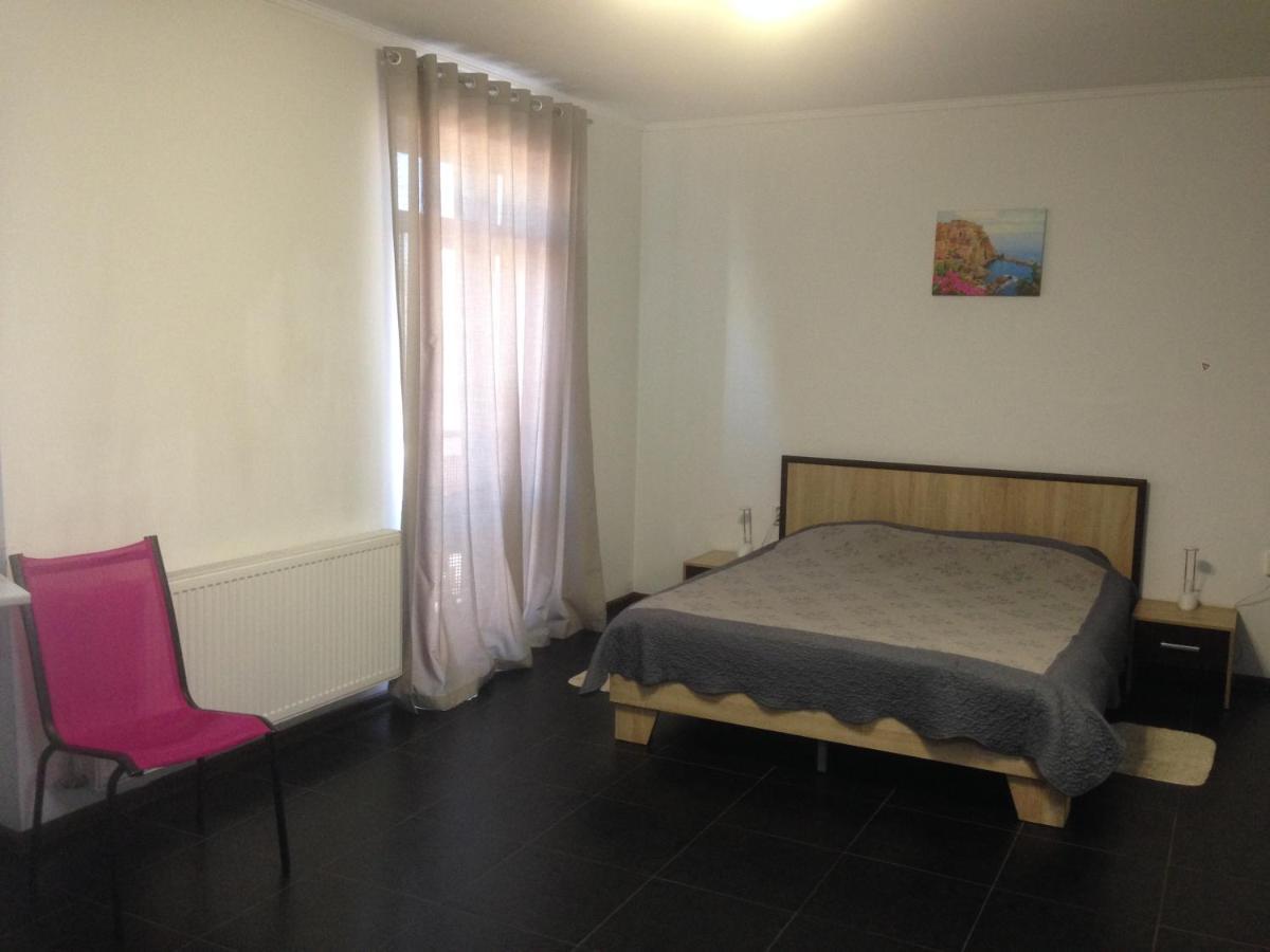 Suite On Railway Station Ivano-Frankivszk Kültér fotó