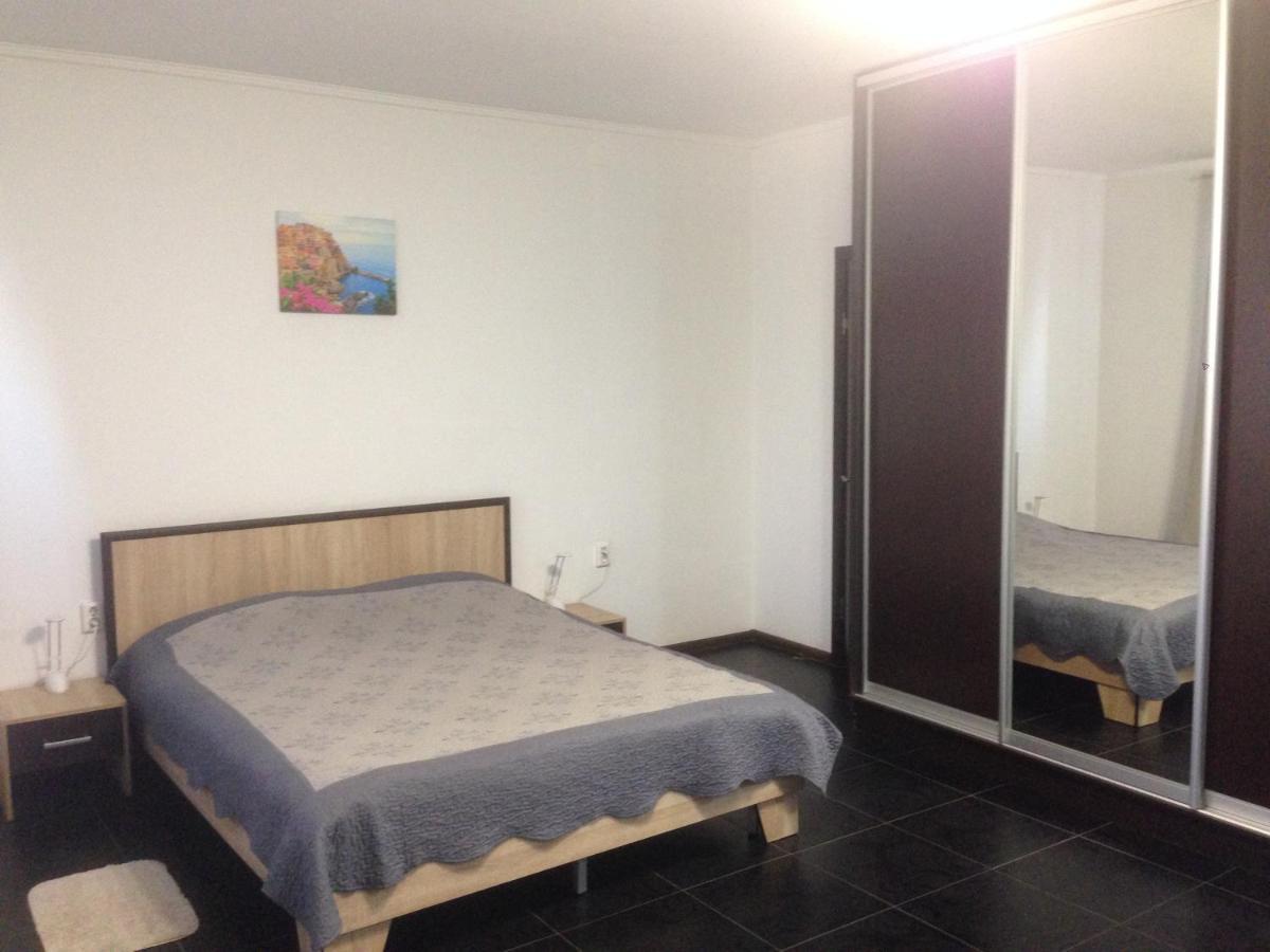 Suite On Railway Station Ivano-Frankivszk Kültér fotó